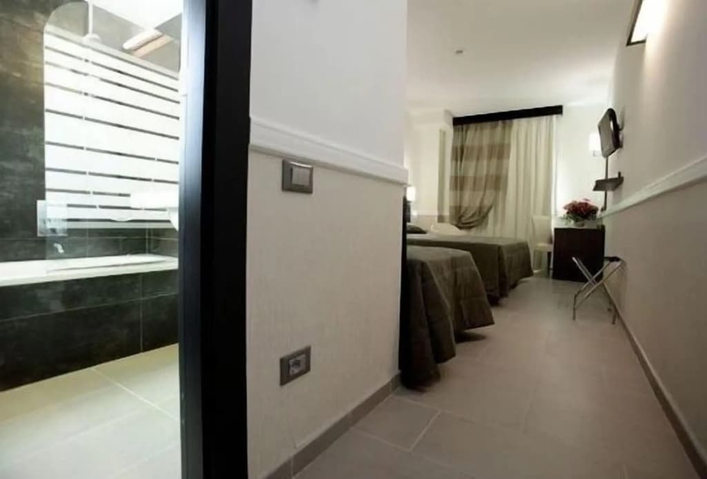 Hotel Artis - photo 13