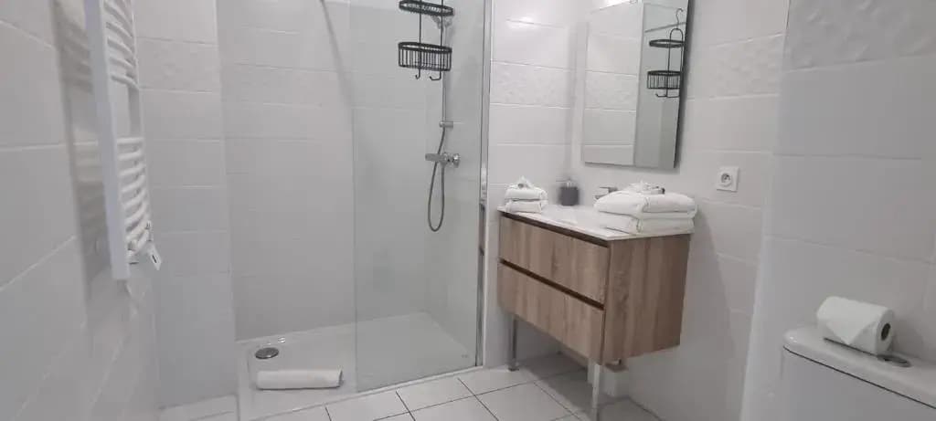 Nice 40m With Wifi Balcon Near The City - photo 7