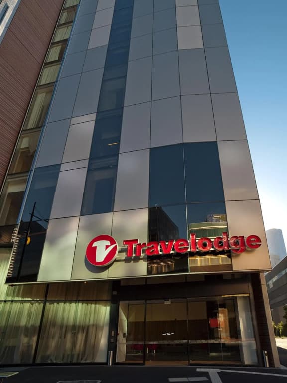 Travelodge Hotel Melbourne Docklands - photo 35