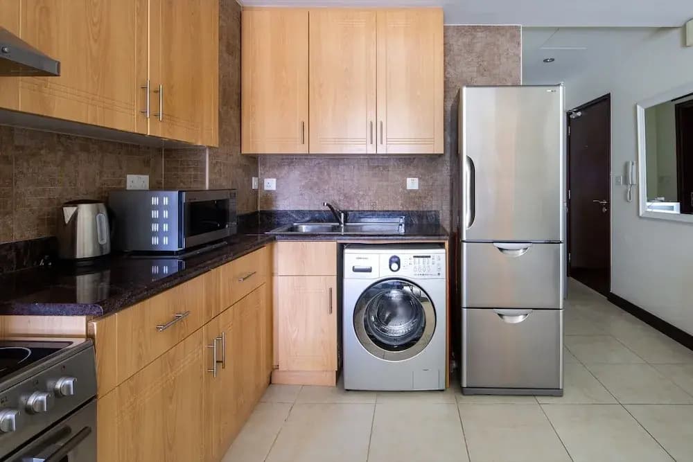 Spacious + Modern Studio in JLT - Sleeps 3 - photo 7
