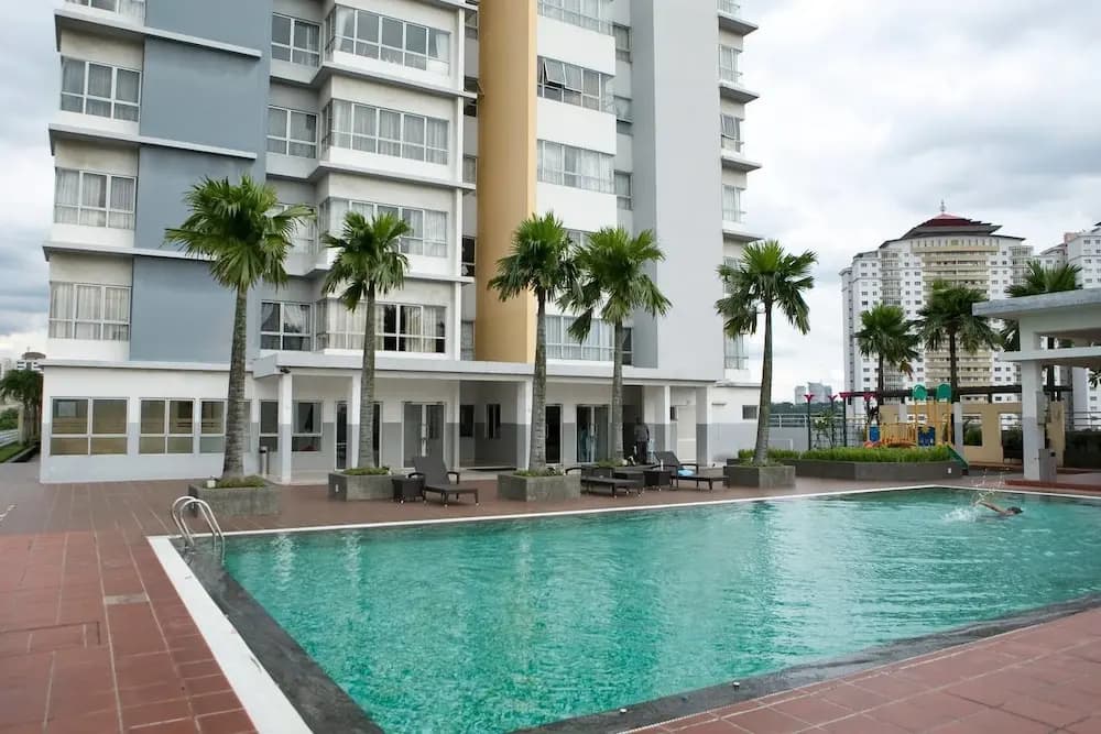 Comfy 3BR Home With Klcc View - photo 9