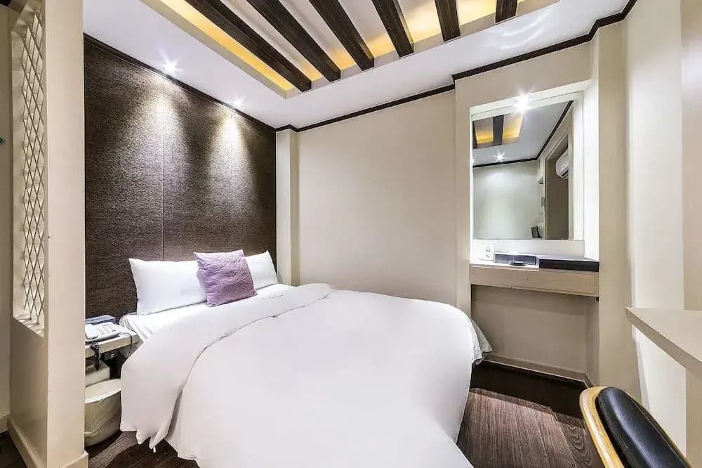 S Hotel - photo 5