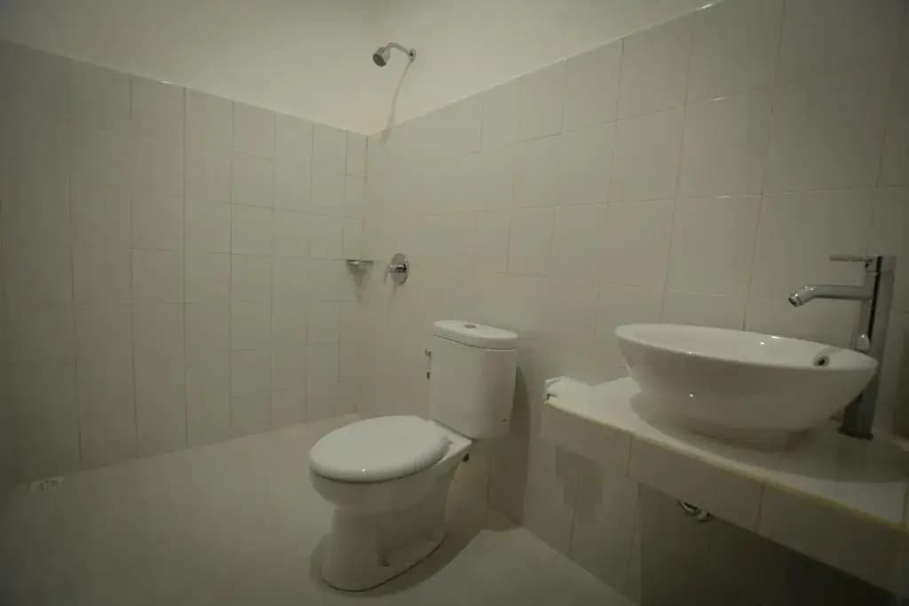 Ratna Guest House - photo 4