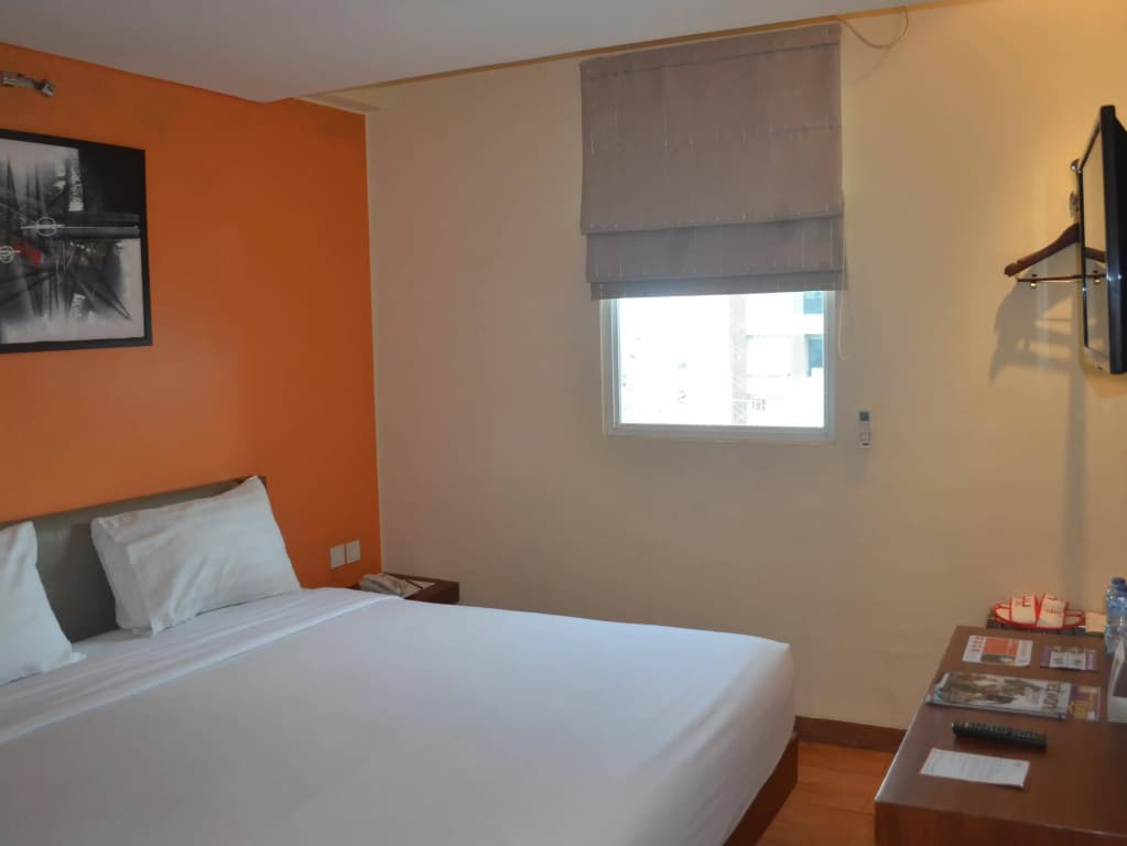 World Hotel - photo 3