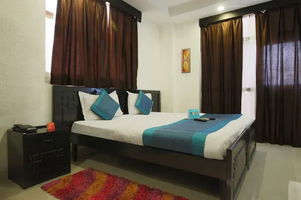 FabHotel Kailash Colony Metro Station - photo 7