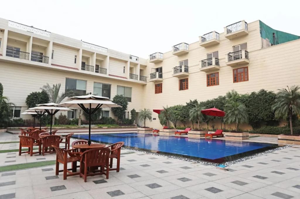 Westend Inn - photo 11