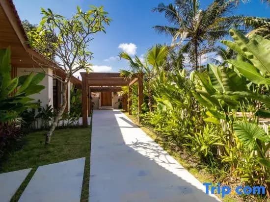 Villa Kemboja by BaliSuperHost - photo 2