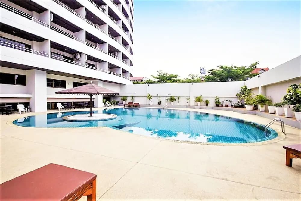 20th Floor 2-bed Condo With Stunning Views - photo 12