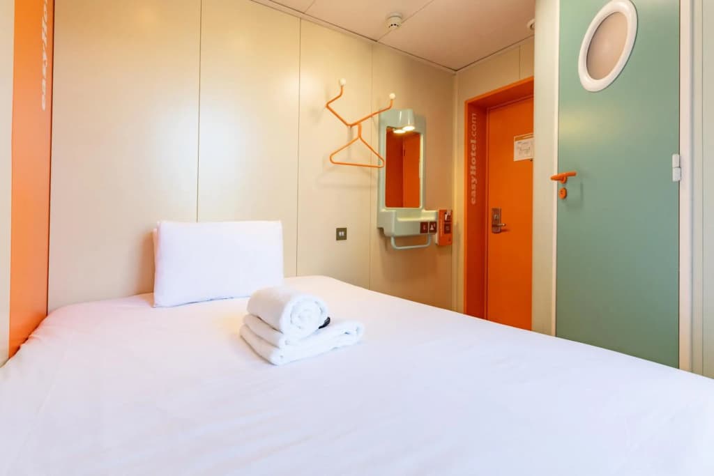 easyHotel Edinburgh - photo 2