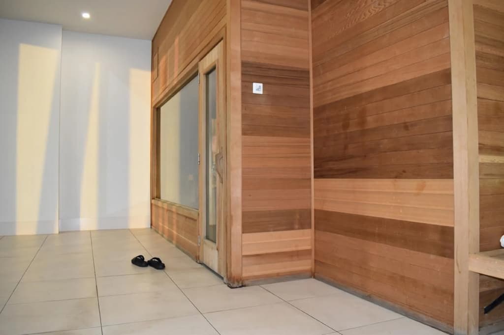 Melbourne SkyHigh Apartments - photo 11