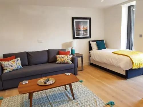 Stunning Ealing Apartment - photo 38