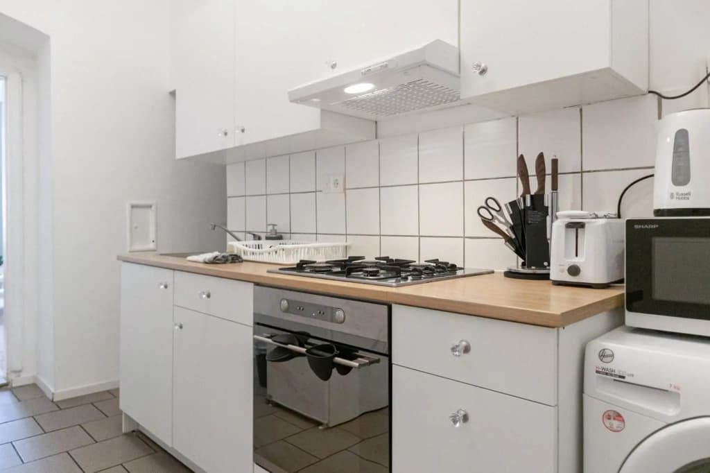 Comfortable 2BR Apt Near Schloss Schönbrunn - photo 17
