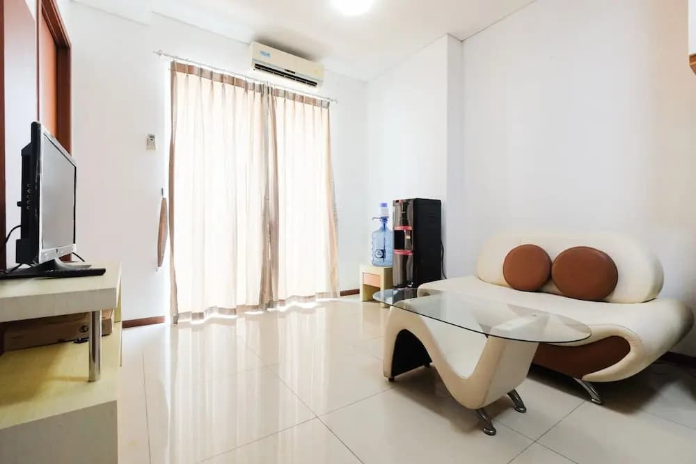 Compact Minimalist 1BR Apartment at Thamrin Residence - photo 3