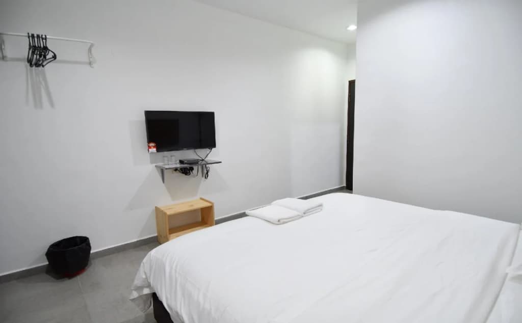The Bed Hotel - photo 12