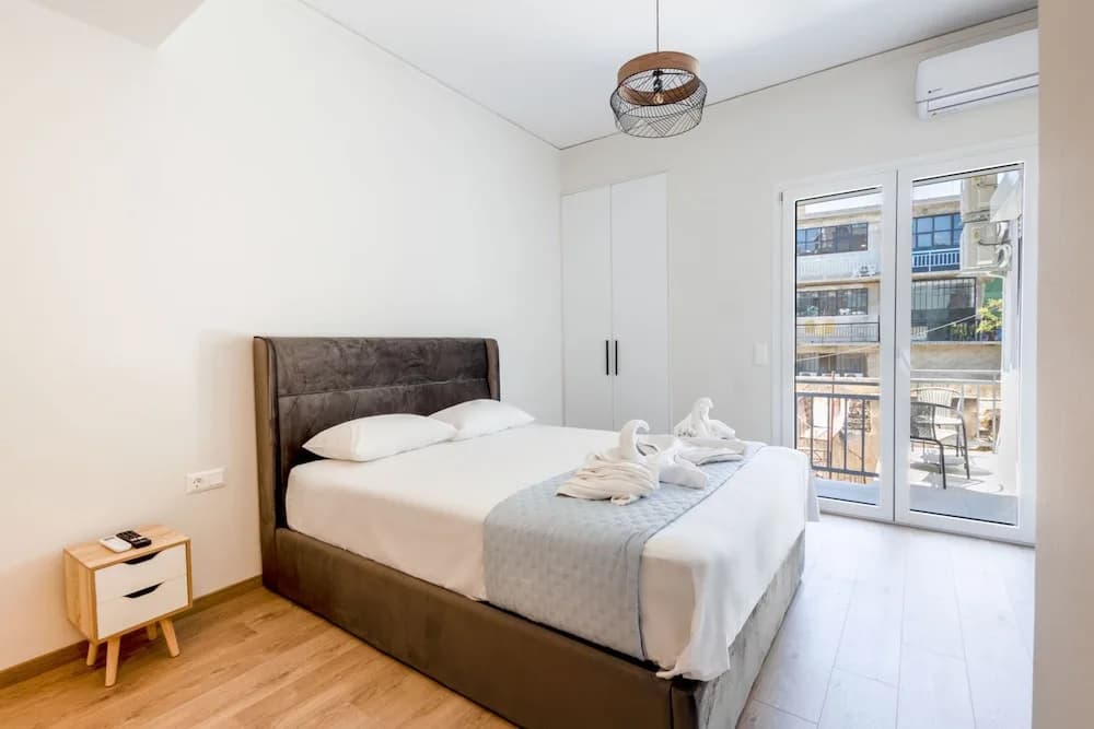 Spacious 3-bedroom Dual Apartment in City Centre - photo 3