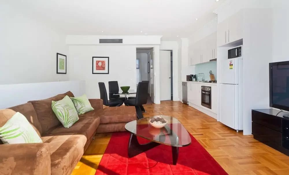 Caulfield Executive Apartment - photo 2