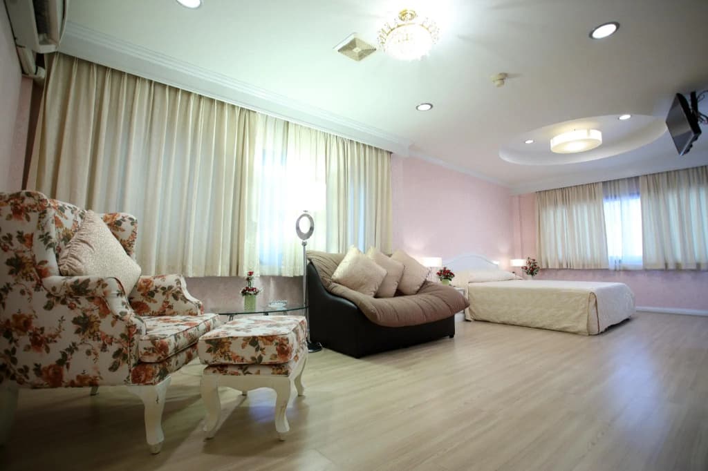 PJ Watergate Hotel - photo 3