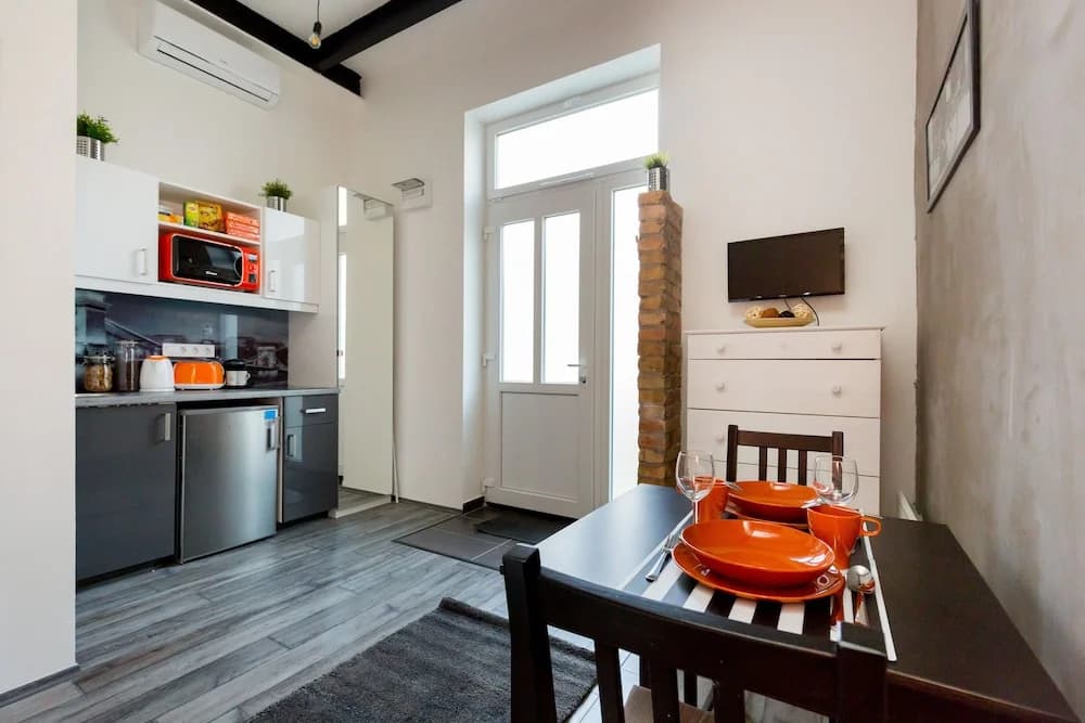 Downtown Studio Apartment - photo 11