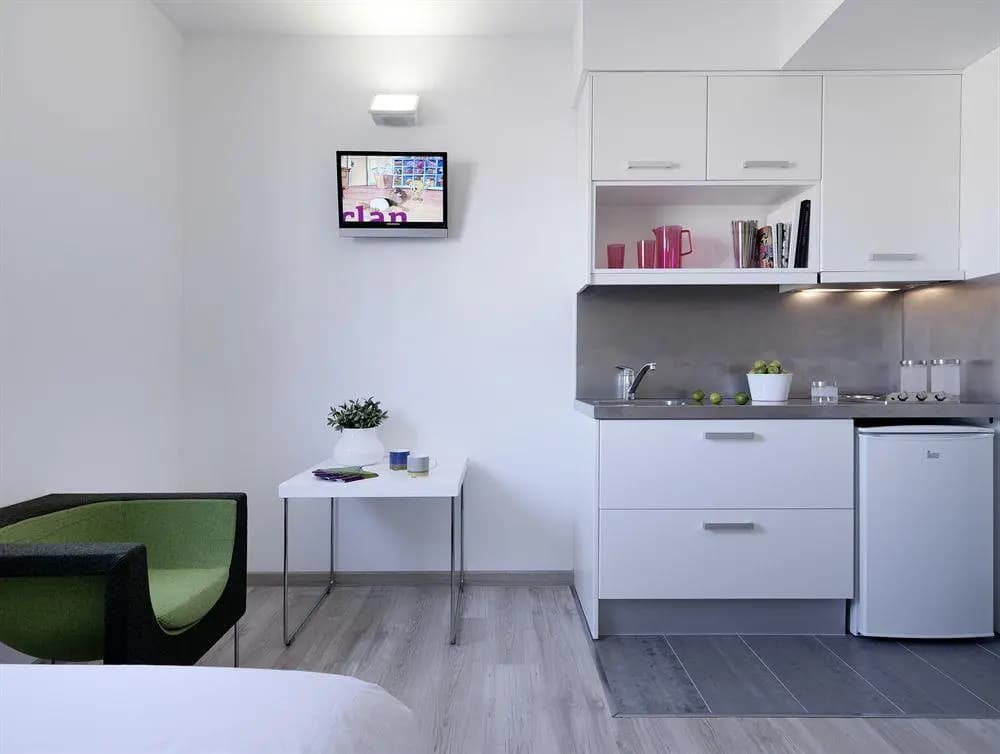 Bbarcelona Aragó Terrace Flat - photo 28