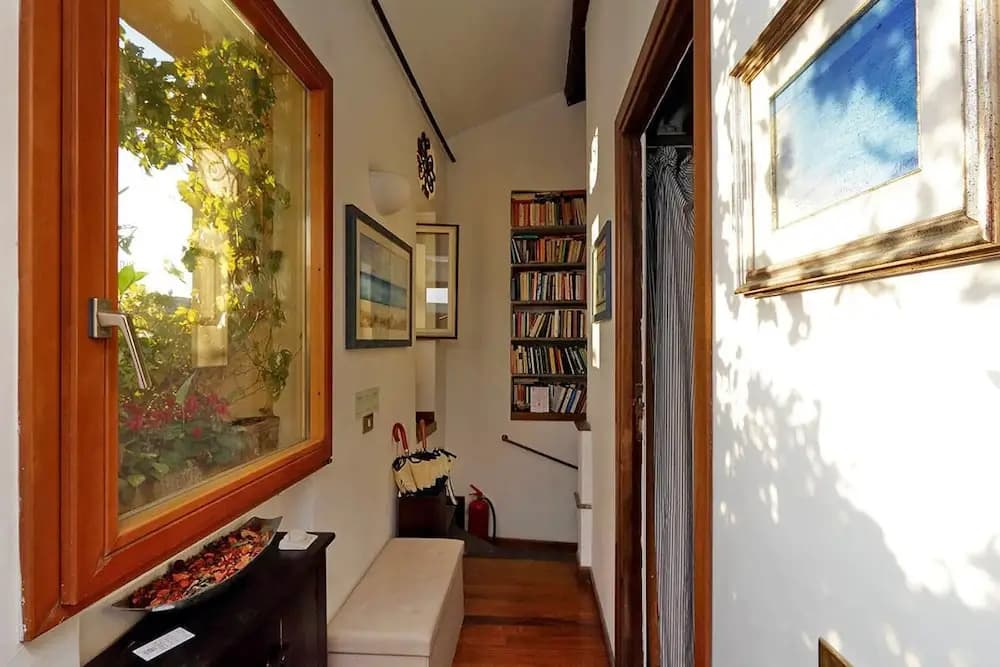 Piazza Mattei Terrace Apartment - photo 6