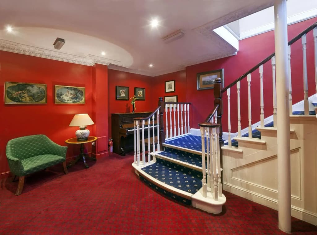 Grange Blooms Hotel - photo 11
