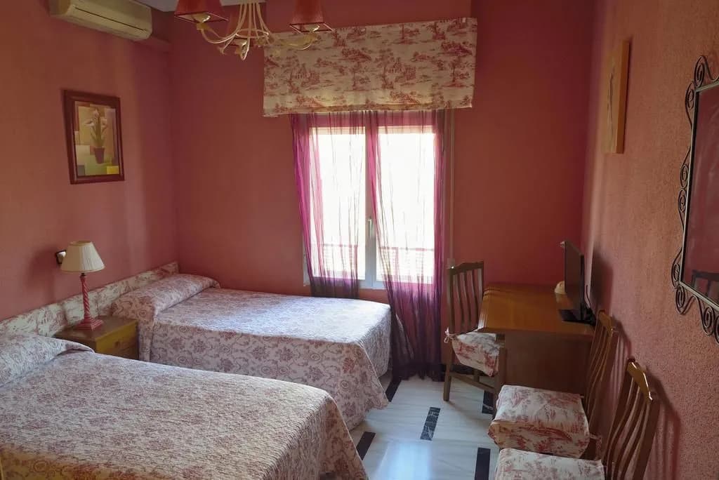 Hostal Arrate - main photo
