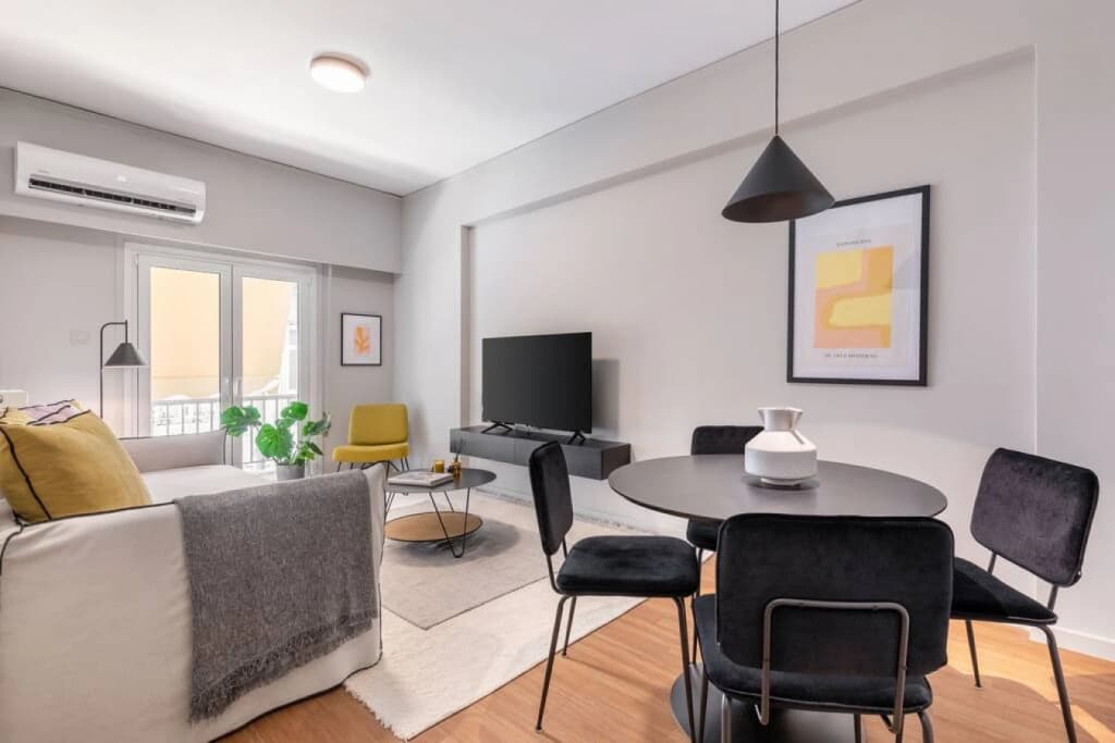 1A · Beautiful Apartment with Stylish Interior - photo 8