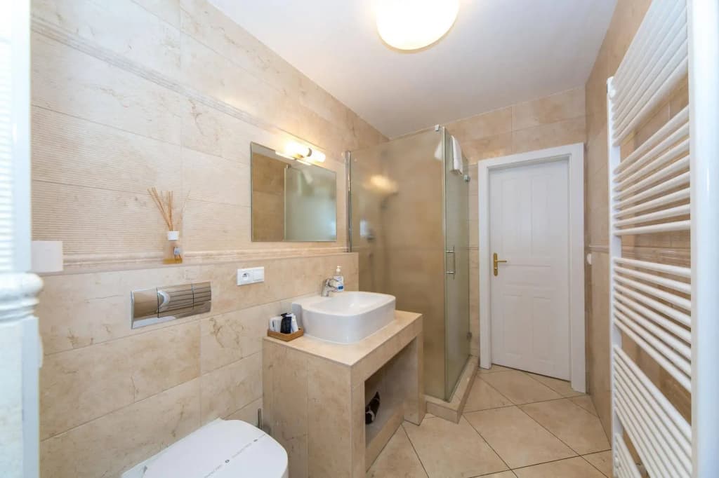 Merchant's Avenue Hotel - photo 7