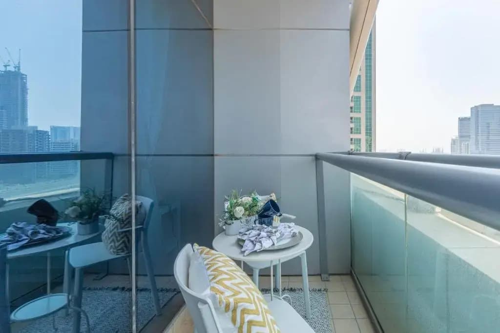 Frank Porter - Indigo Tower - photo 2