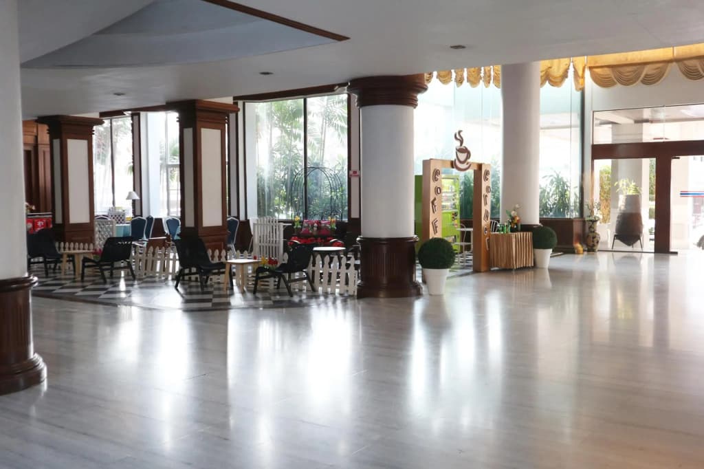 Welcome Plaza Hotel - photo 18