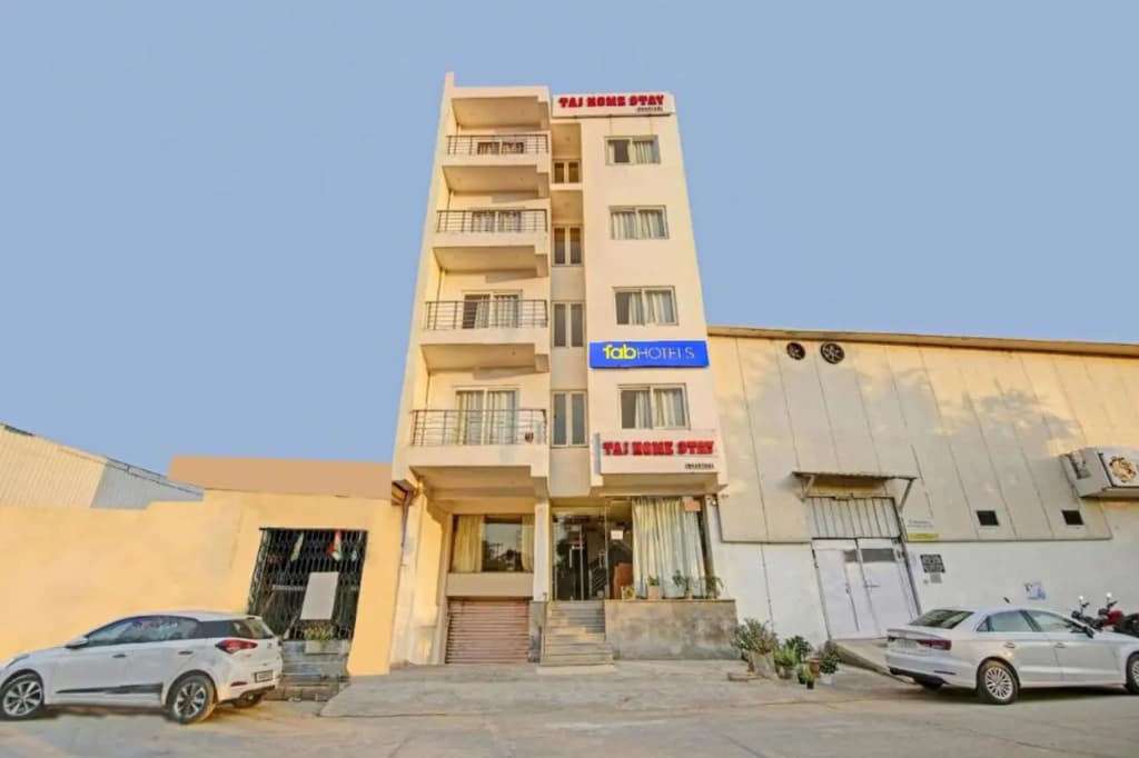 FabExpress Taj Home Stay - photo 31