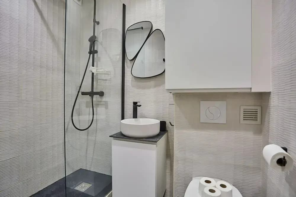 Charming Apartment Center of Paris Montmartre - photo 4