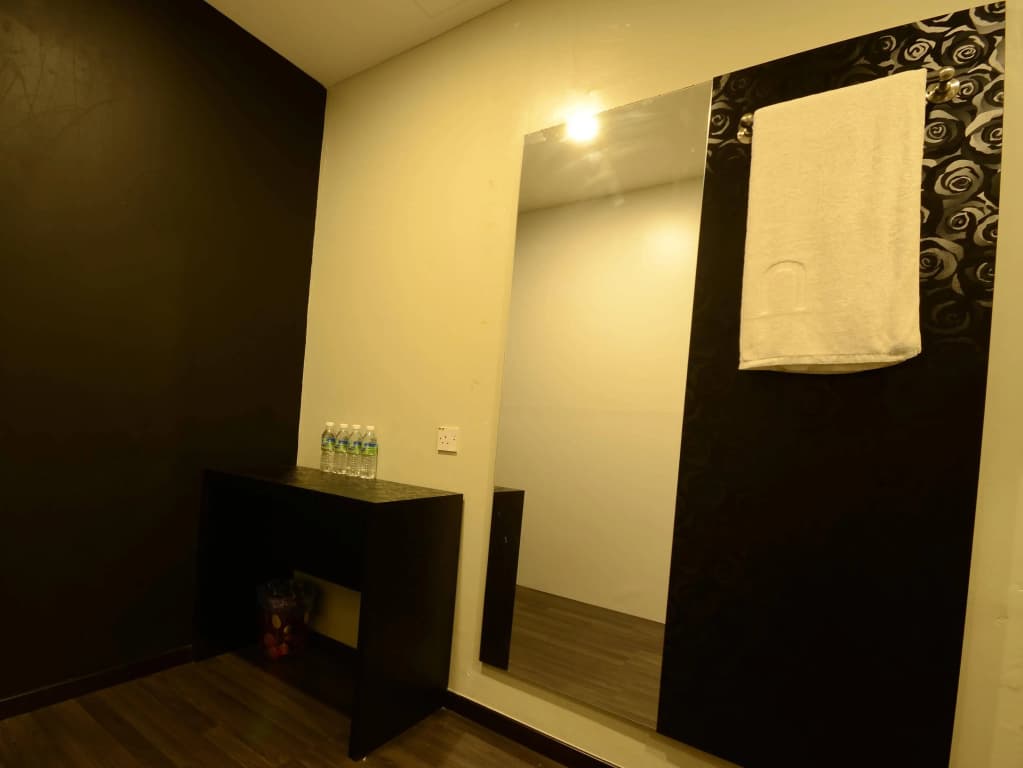 Golden Roof Hotel Kuala Kangsar - photo 7
