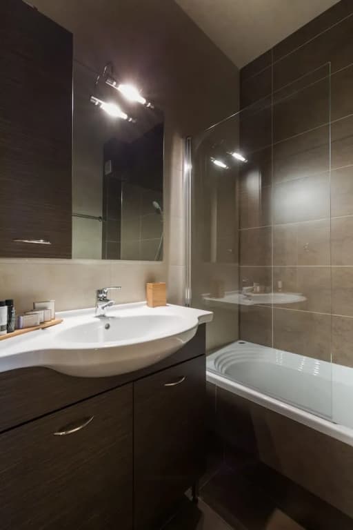 UPSTREET Stylish & Spacious 2BD Apt-Thiseio - photo 7