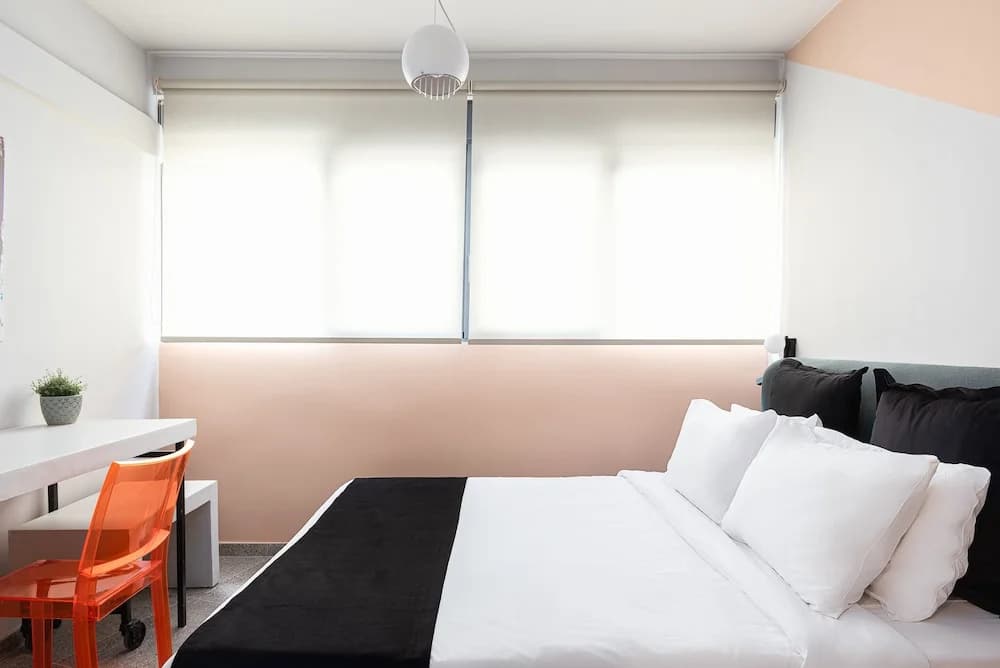 Acropolis Pop Art Apartment - photo 3