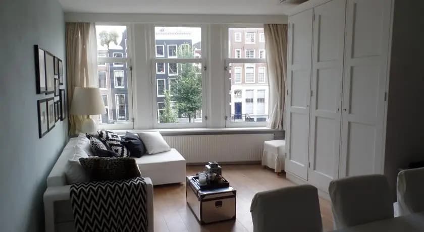 Canalside Apartments - photo 3