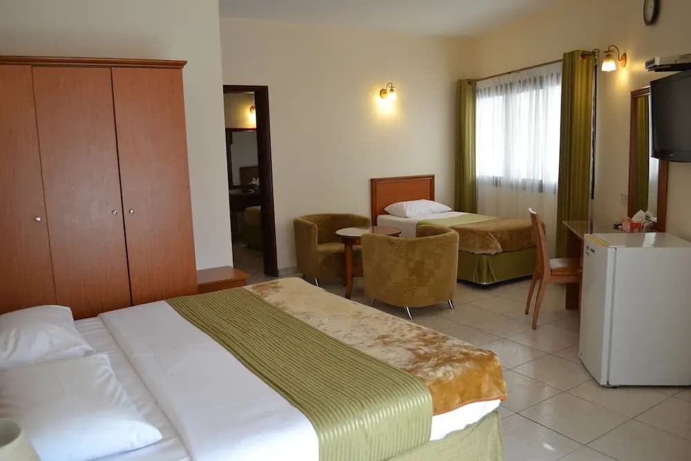 Tara Hotel - photo 5