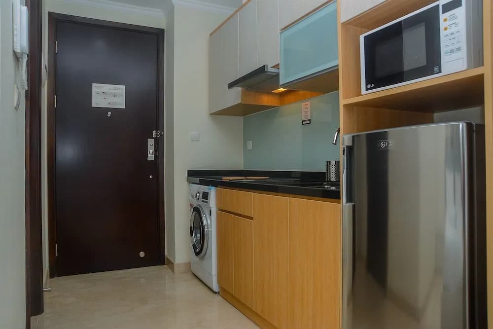 Pleasant and Simply Studio Room Menteng Park Apartment - photo 17
