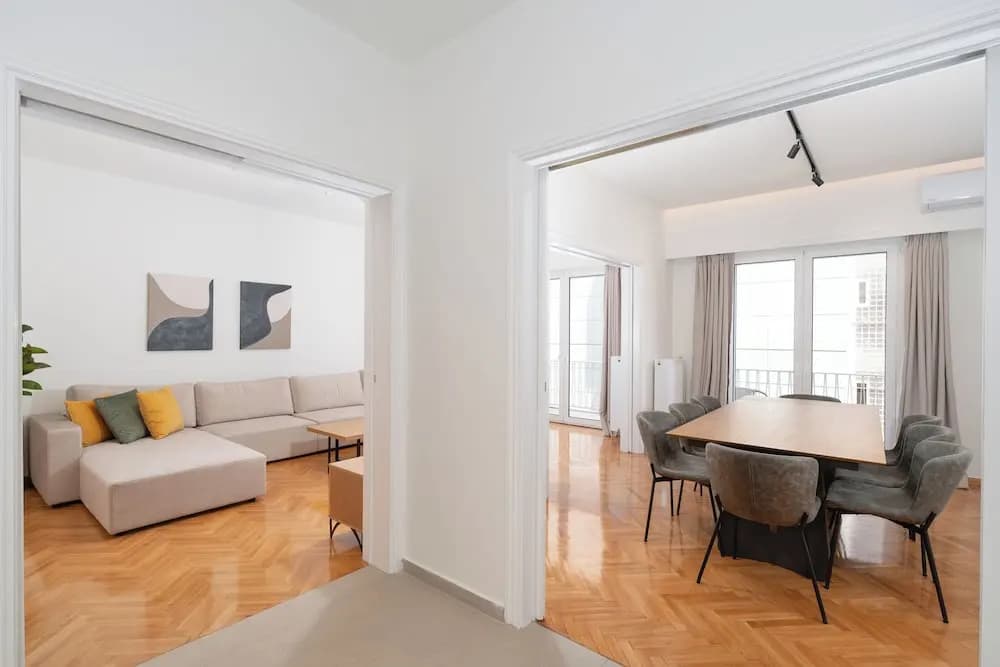Kolonaki Elegant Apartment with Balcony - photo 11