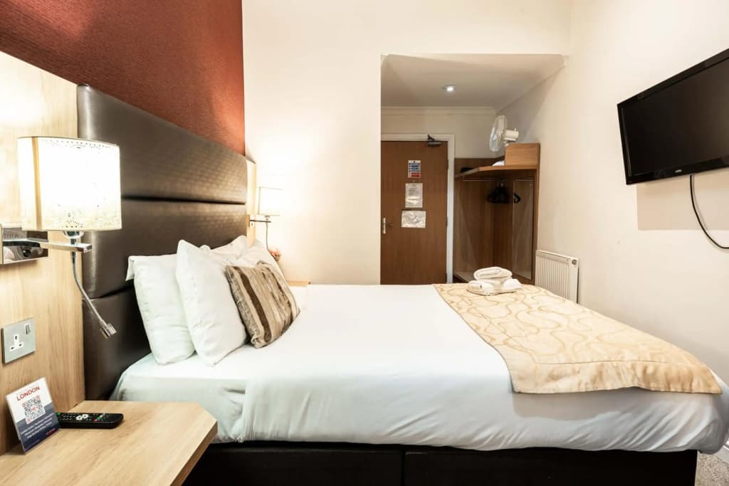 Lancaster Court Hotel - photo 6