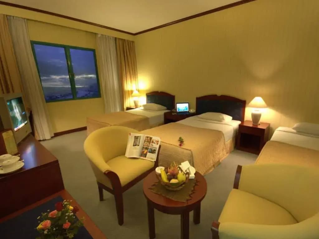 Mithrin Hotel Halong - photo 6