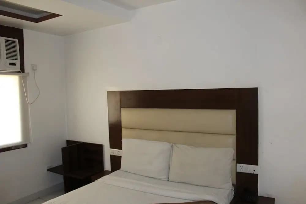 Hotel Opal Inn - photo 16