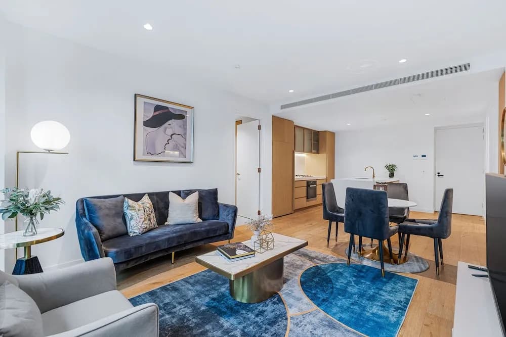 Collins House Apartments by CLLIX - photo 2