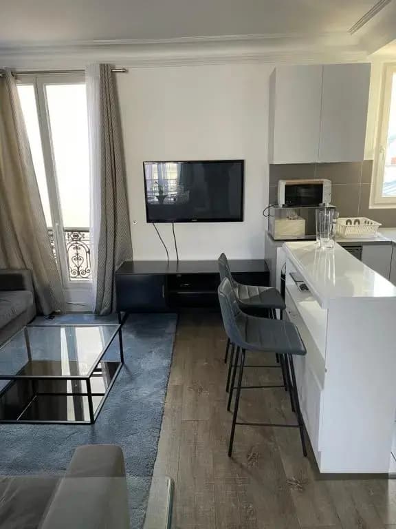 Beautiful Lincoln Apartment - photo 11