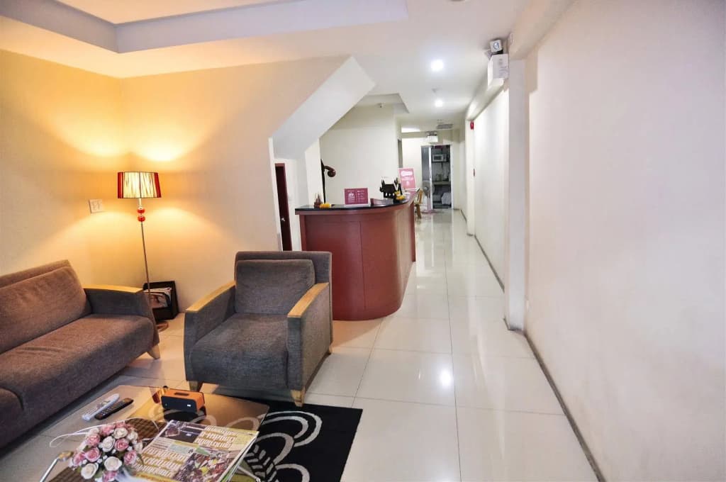 ZEN Rooms Surawong - photo 6