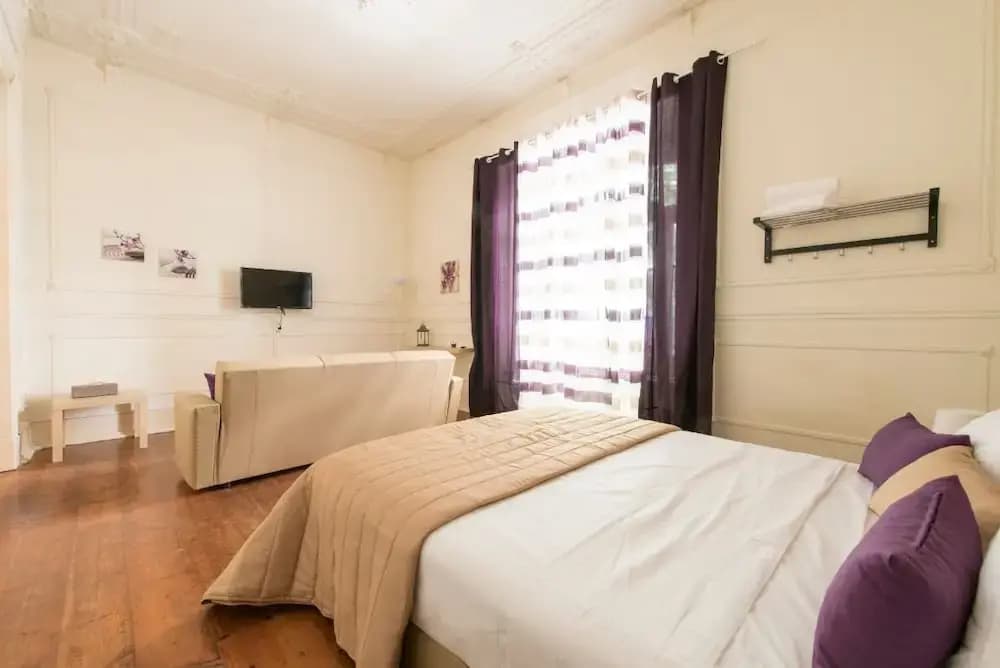 Guesthouse CharmInn - photo 3