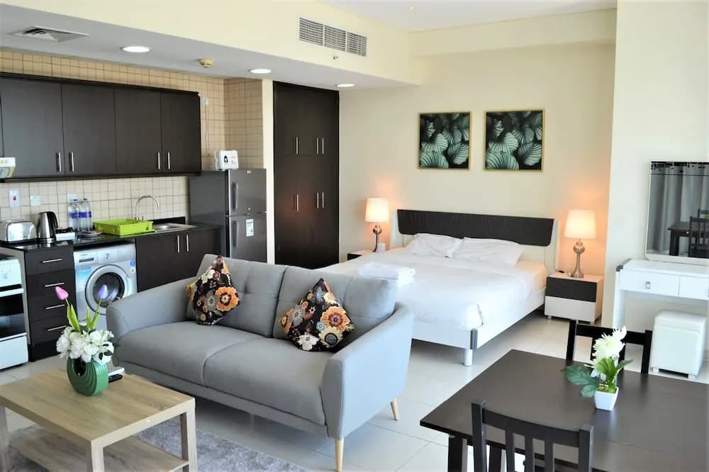 Sea view furnished STUDIO with balcony in Marina - JMI - photo 12
