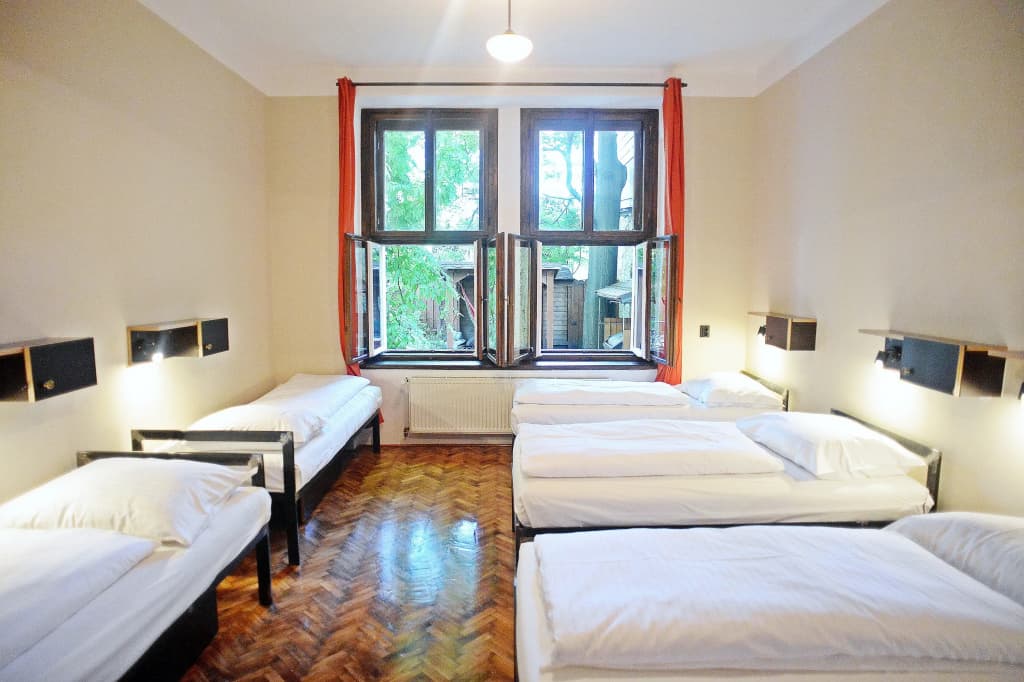 Sir Toby's Hostel - photo 2