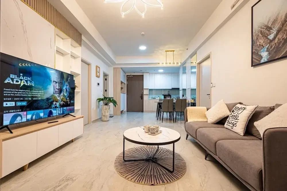 Happy Light Apartment in the Cardinal Court - photo 12
