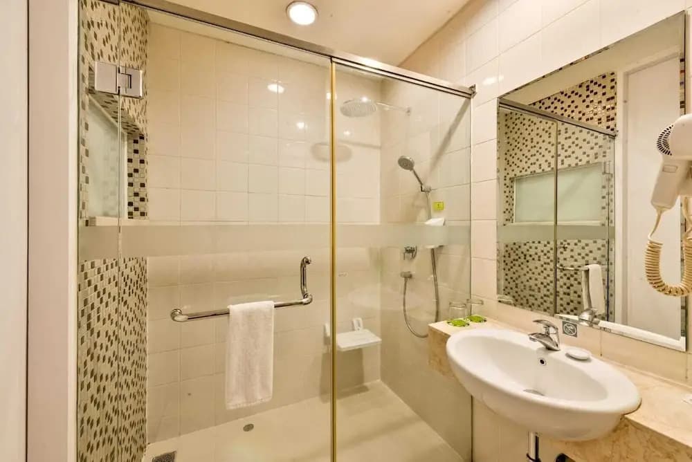 MaxOneHotels Premier Melawai - photo 7